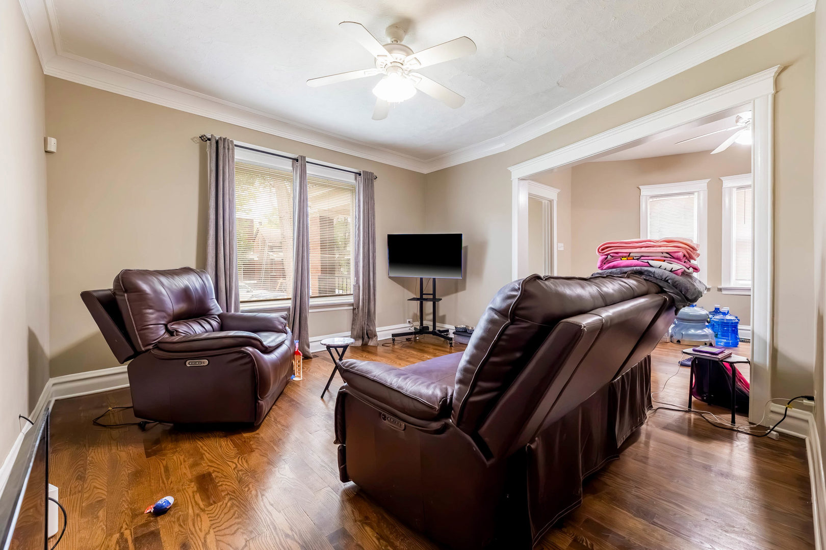7006 S Calumet Avenue Property Photo 4