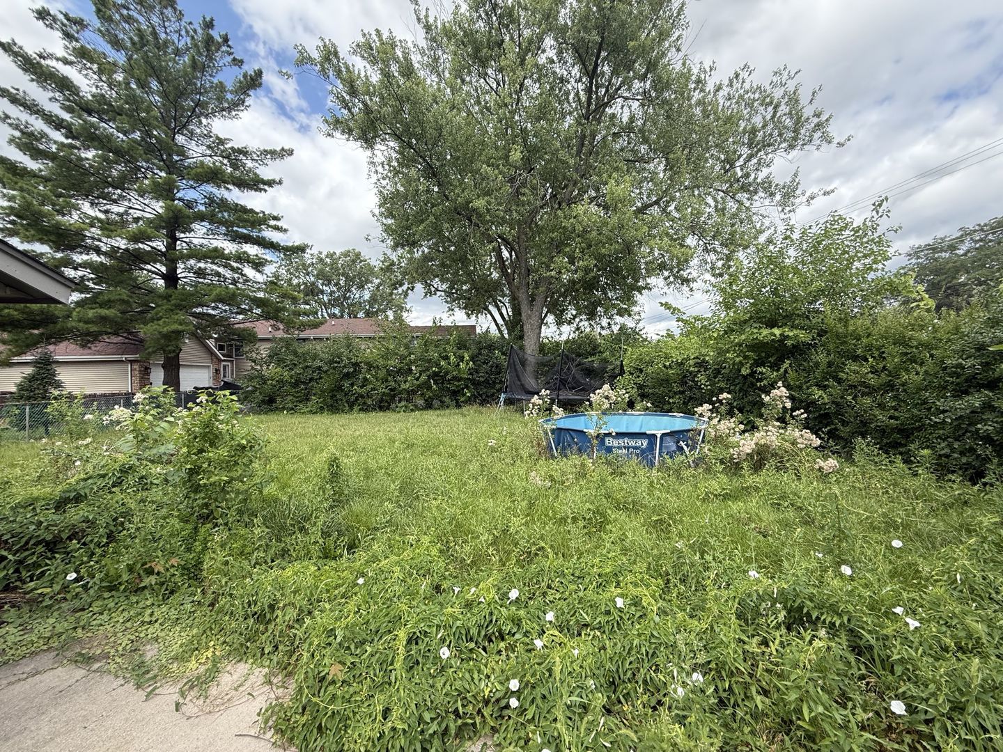 15700 Leclaire Avenue Property Photo 6