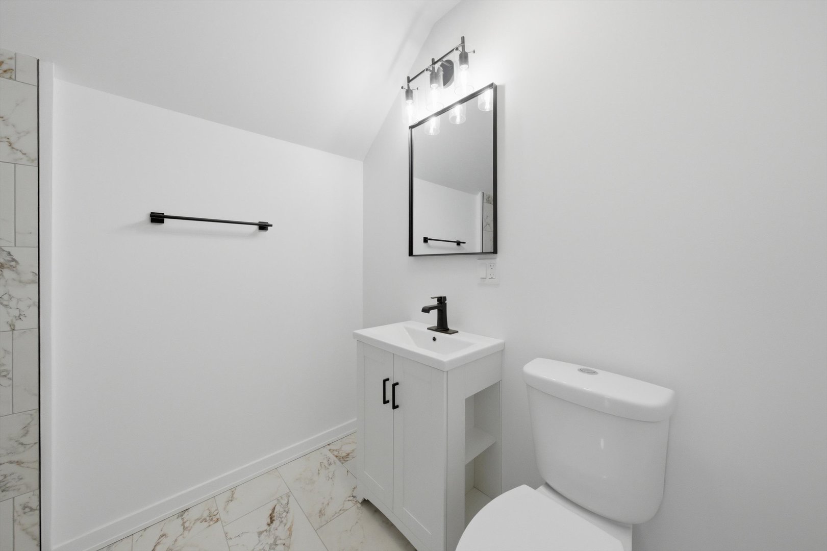 9925 S Beverly Avenue Property Photo 7
