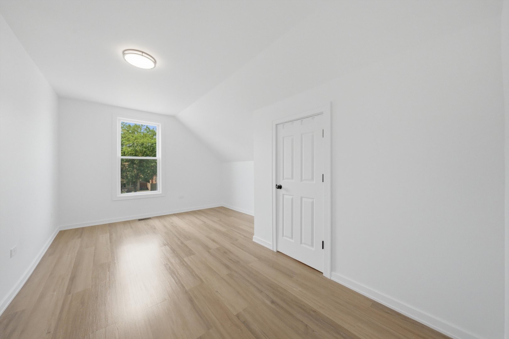 9925 S Beverly Avenue Property Photo 9