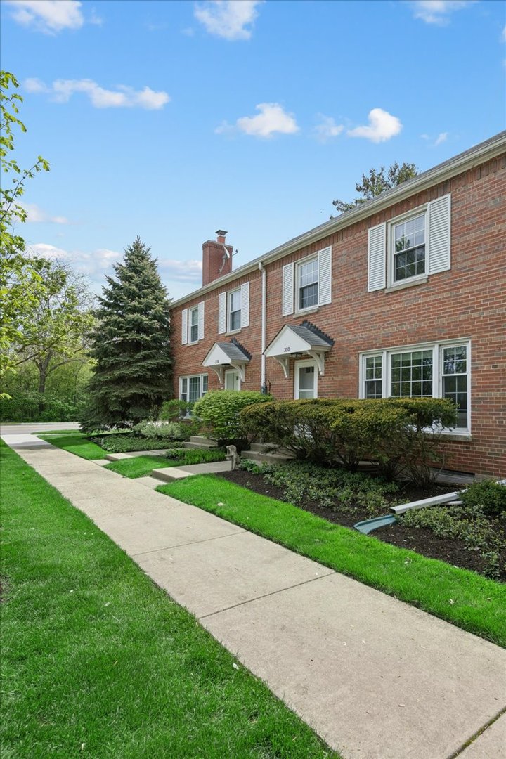 310 Jackson Avenue Property Photo 2