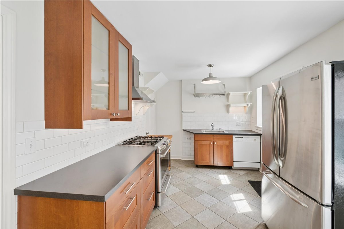 310 Jackson Avenue Property Photo 7