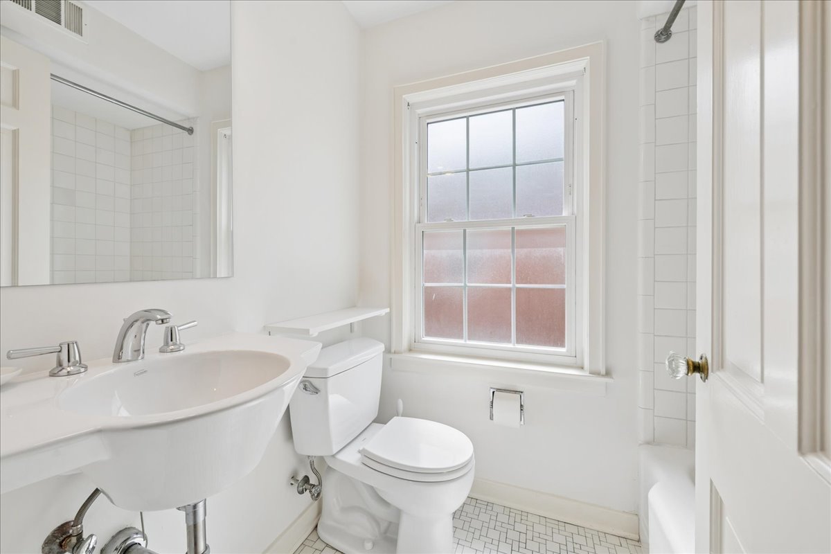 310 Jackson Avenue Property Photo 13