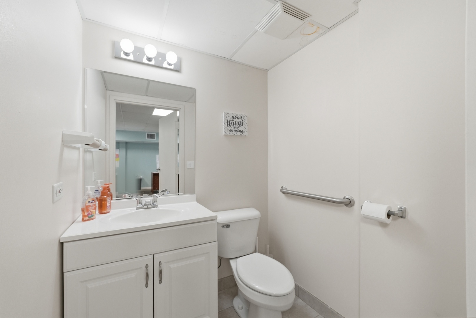 8265 S Archer Avenue Property Photo 14