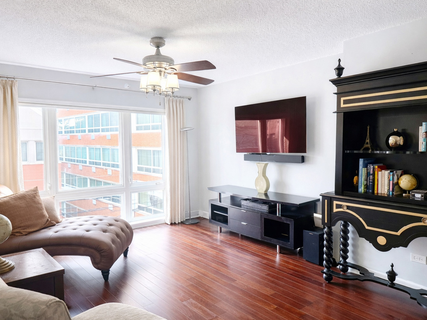 811 Chicago Avenue 308 Property Photo 4