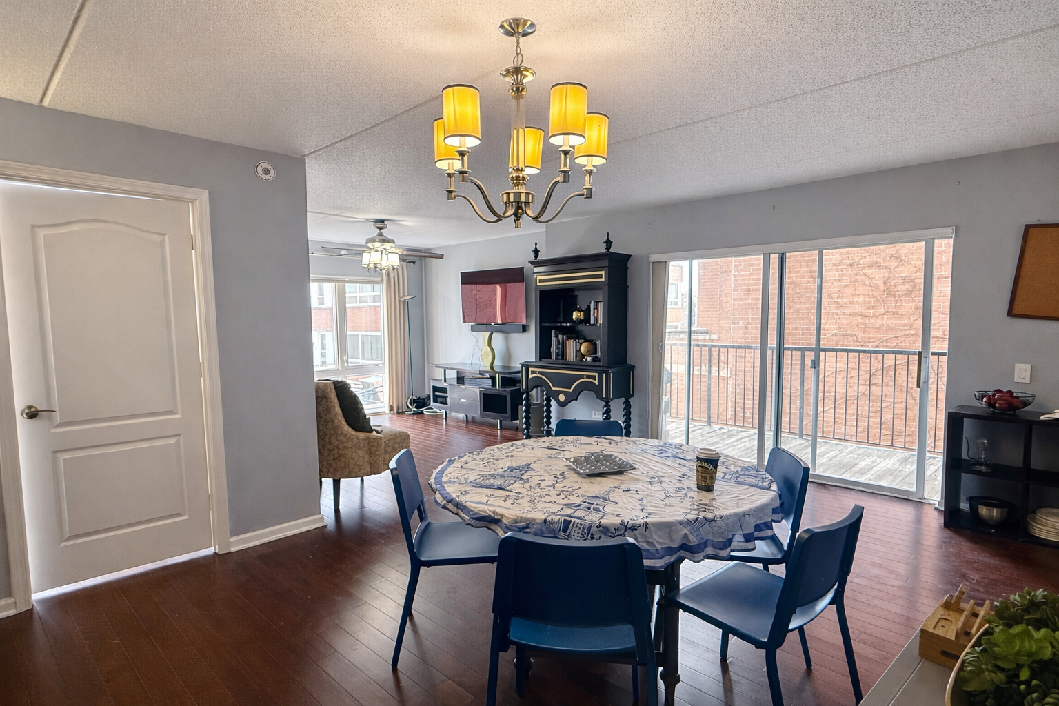 811 Chicago Avenue 308 Property Photo 7
