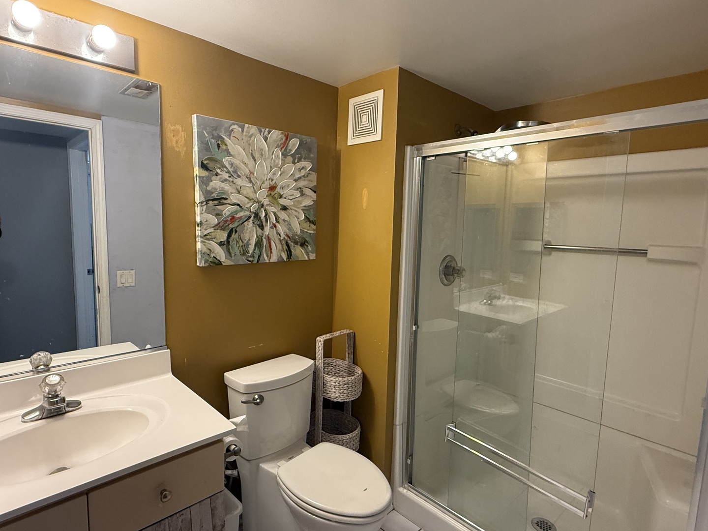 811 Chicago Avenue 308 Property Photo 9