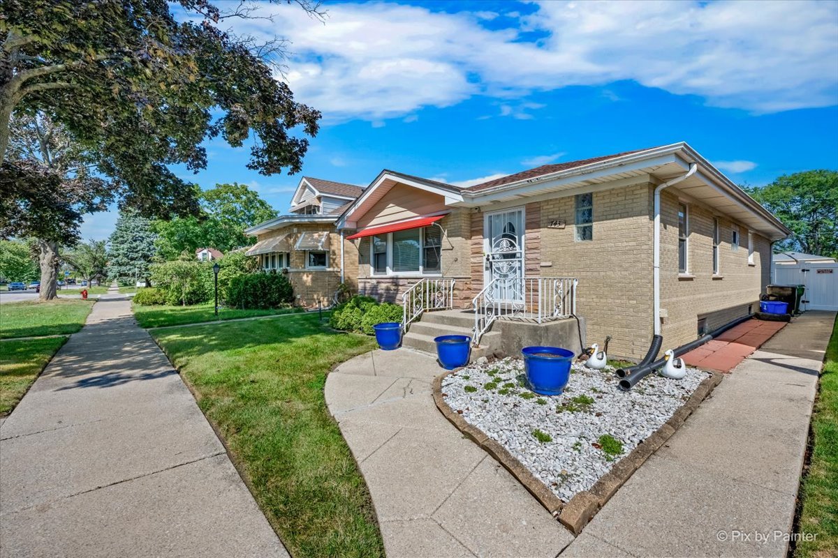 743 Newcastle Avenue Property Photo 3