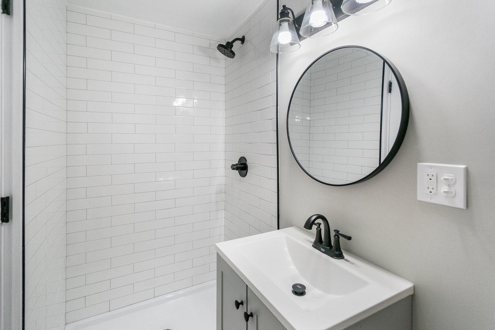 18200 Fountainbleau Drive Property Photo 12
