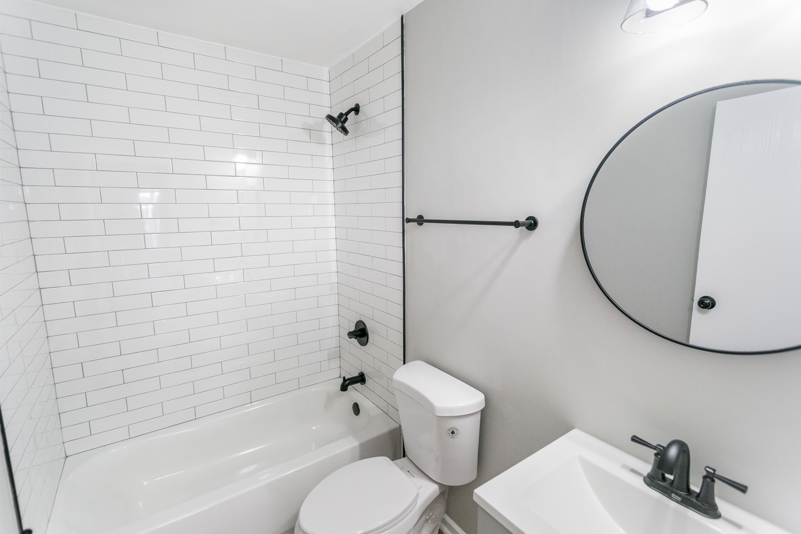18200 Fountainbleau Drive Property Photo 14