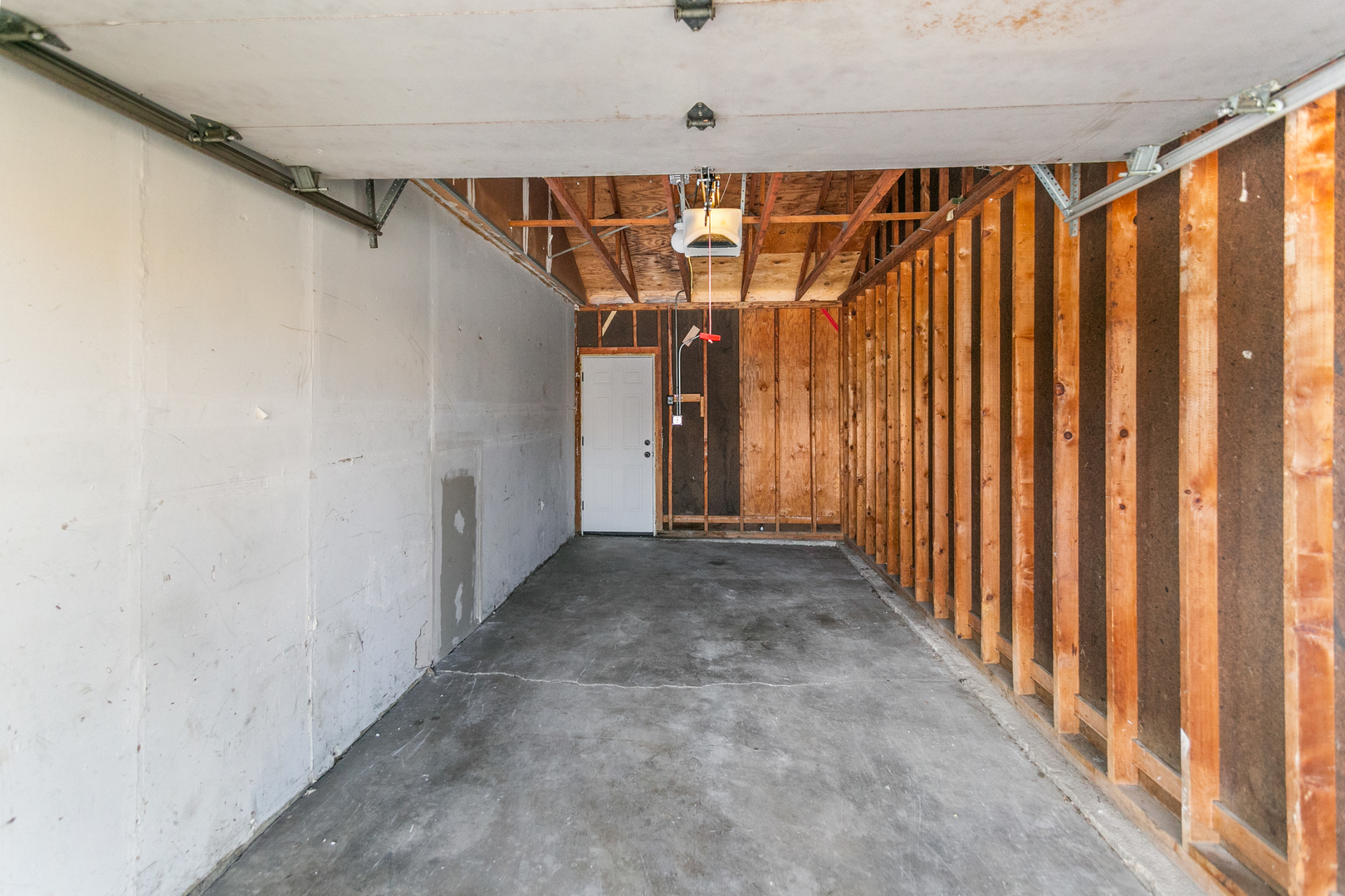 18200 Fountainbleau Drive Property Photo 15
