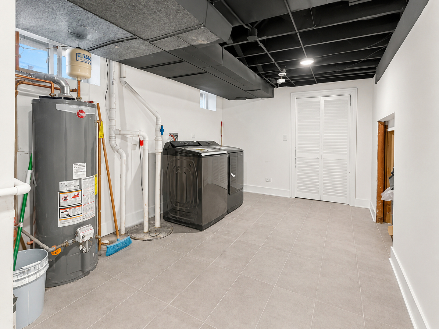 300 W North Avenue Property Photo 40