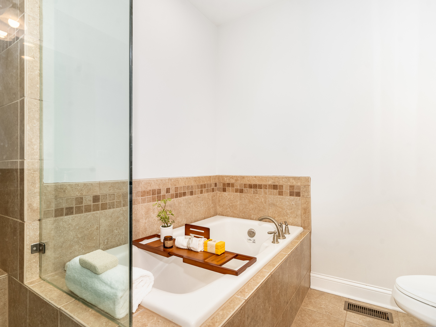 922 Warren Avenue 105 Property Photo 17