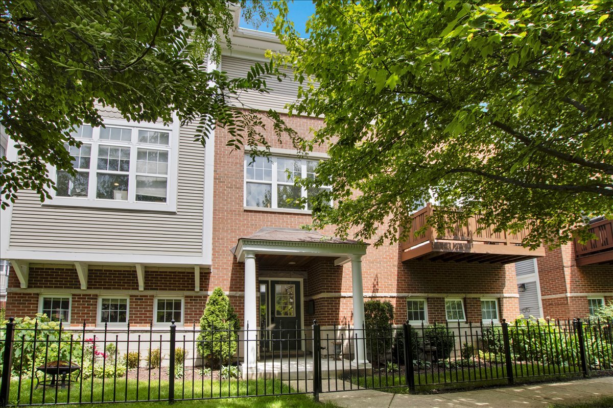 4922 S Cornell Avenue Property Photo