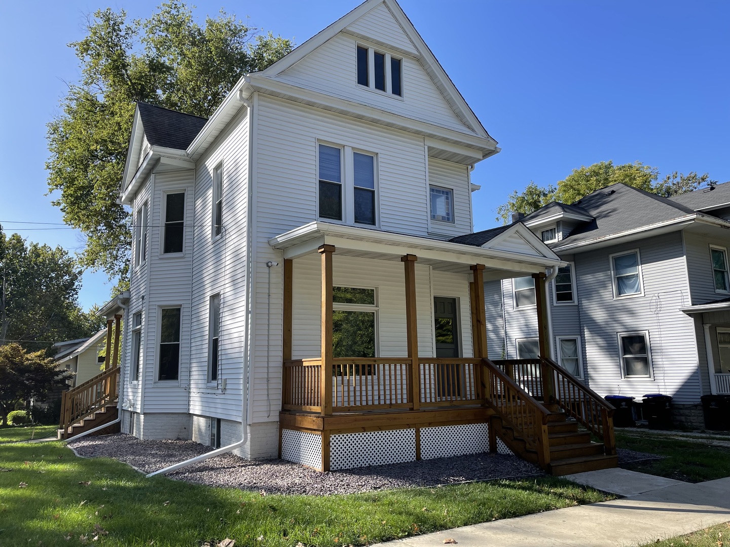 511 Douglas Street Property Photo 1