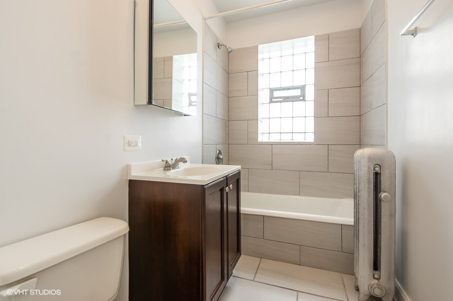 4422 N Saint Louis Avenue 3a Property Photo 6