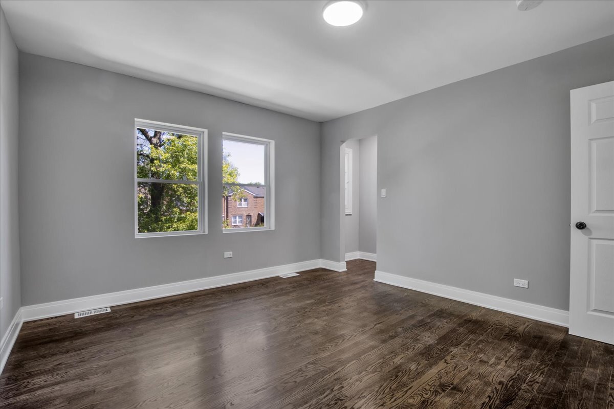 735 E 105th Street Property Photo 18