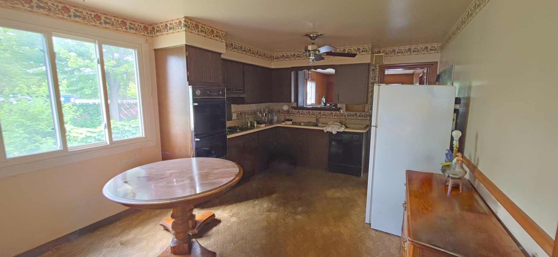 7960 S Kenneth Avenue Property Photo 11