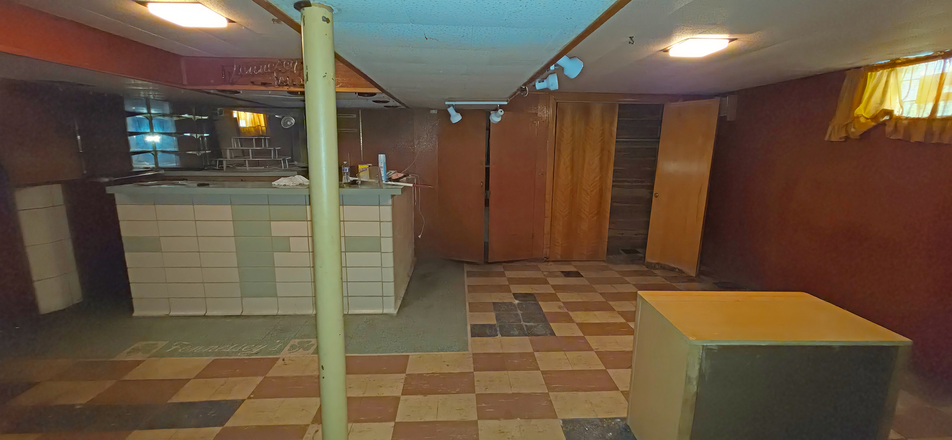 7960 S Kenneth Avenue Property Photo 20