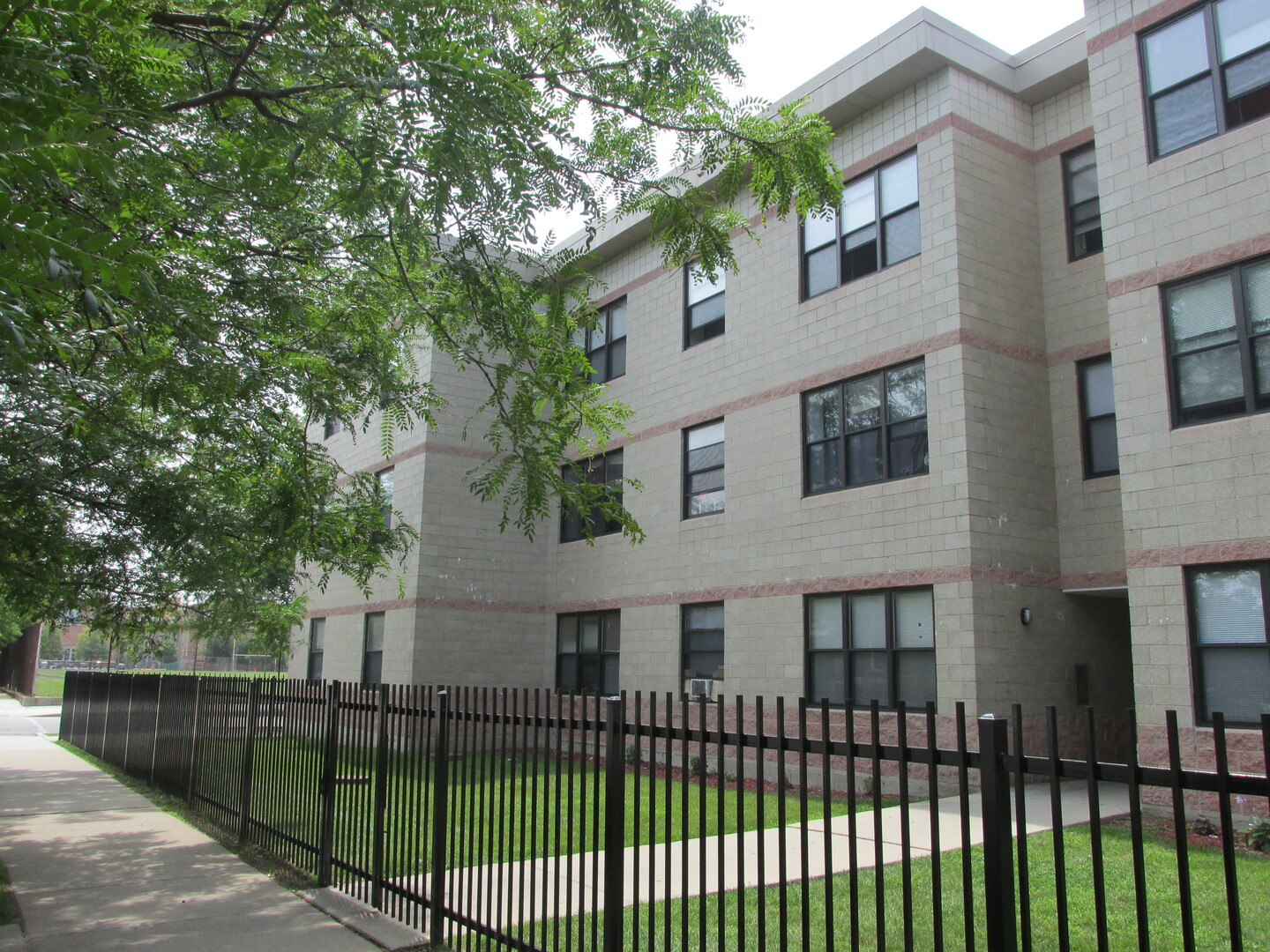 4752 S Wabash Avenue 106 Property Photo 1