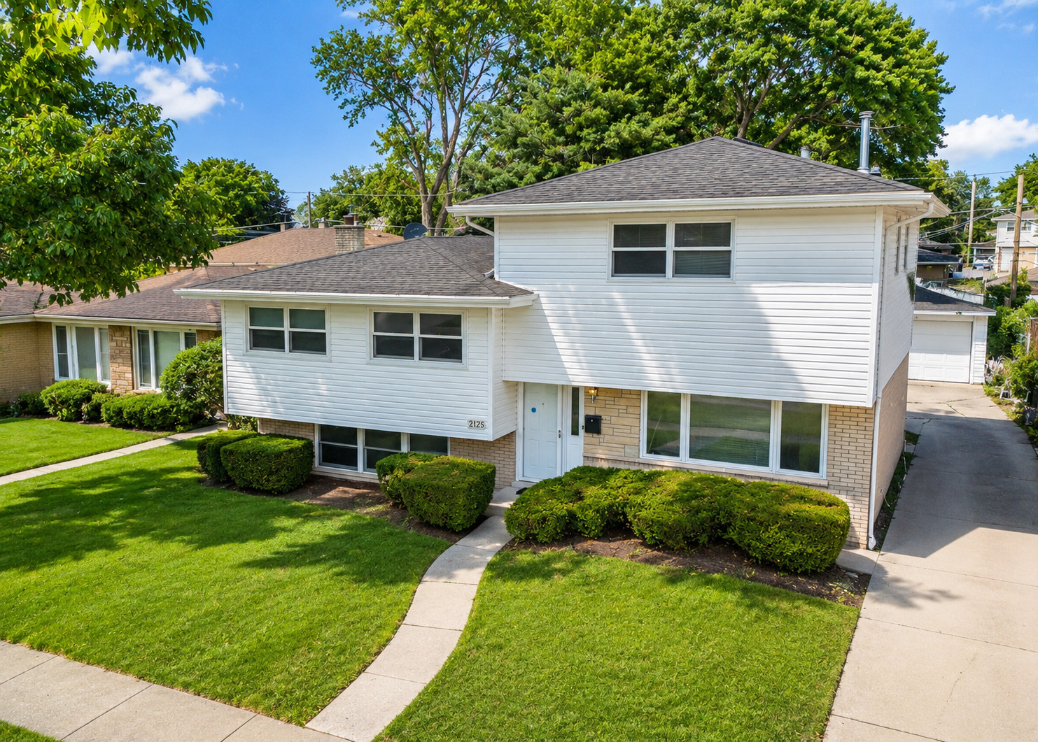 2125 Plainfield Drive Property Photo 1
