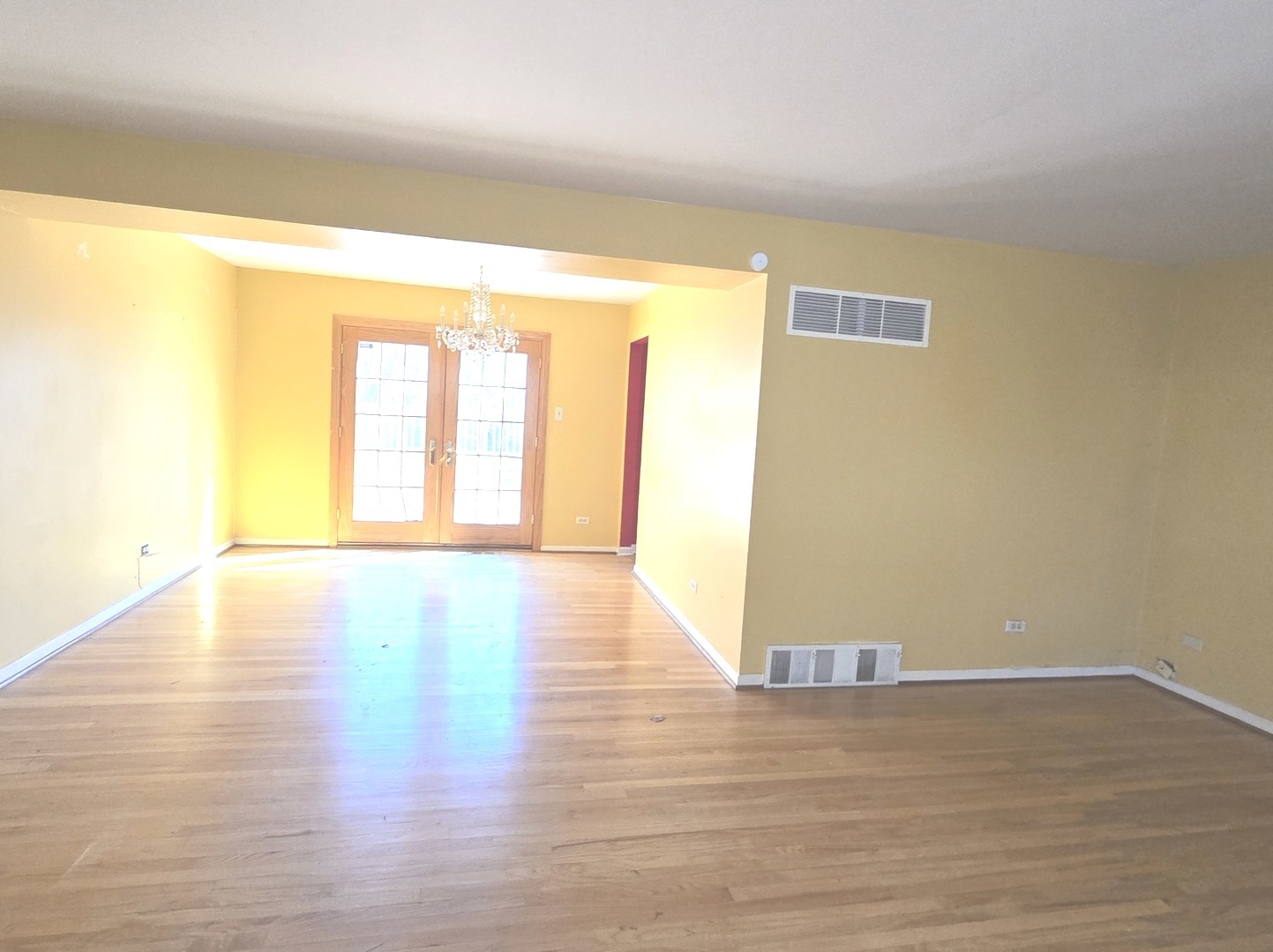 303 Jackson Street Property Photo 5