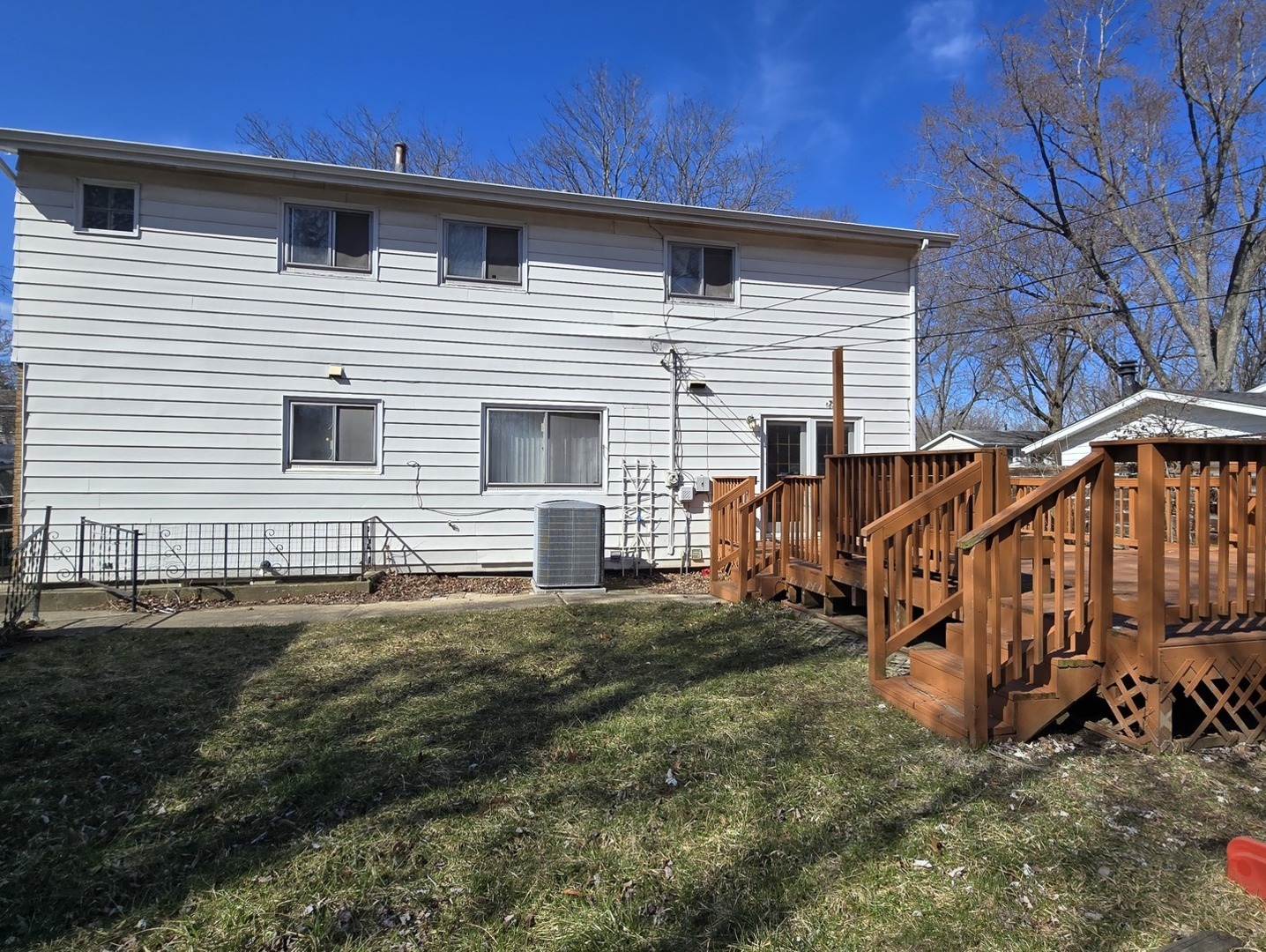 303 Jackson Street Property Photo 14
