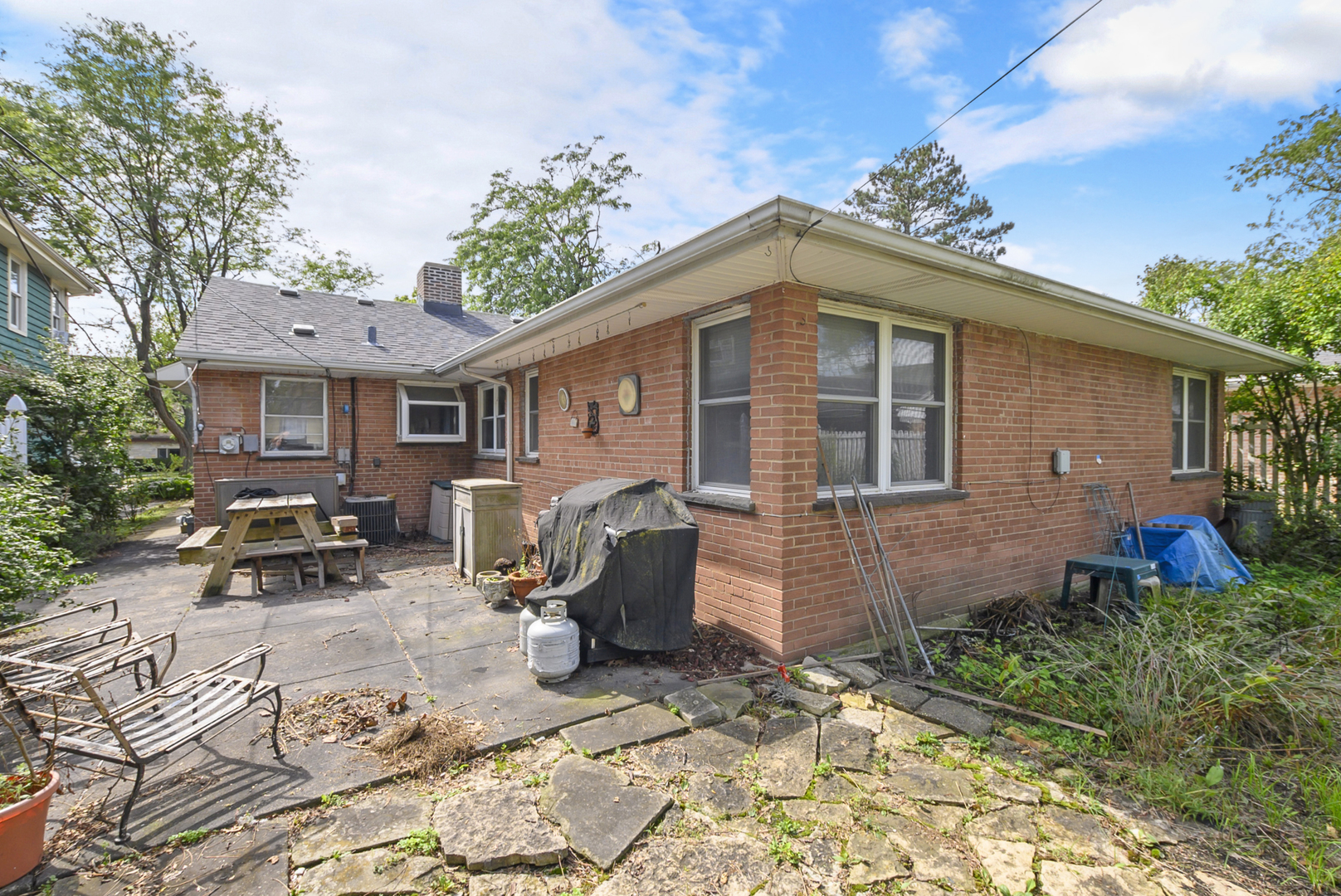 2631 Central Drive Property Photo 4