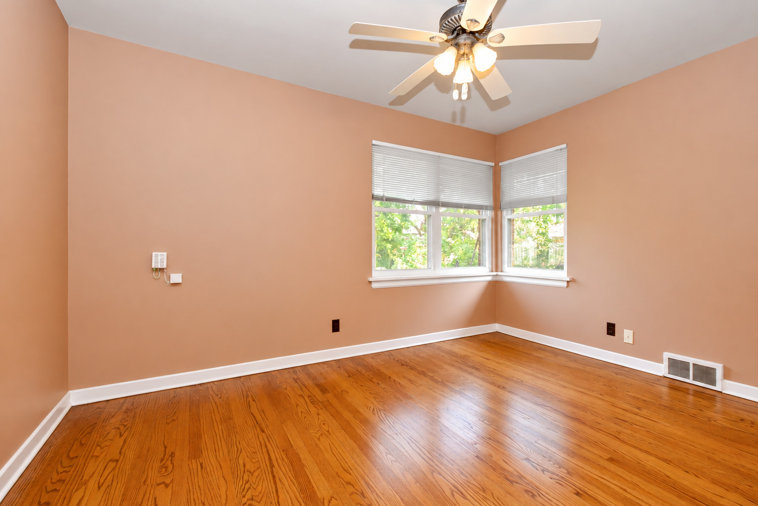 2631 Central Drive Property Photo 13