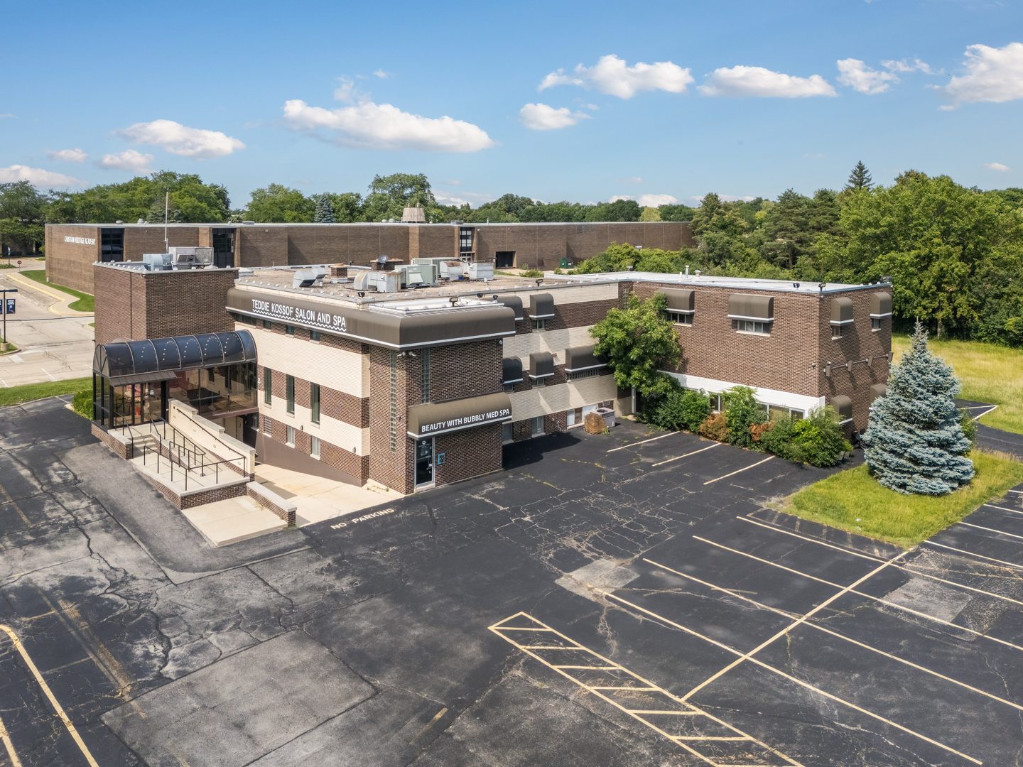 281 Waukegan Road Property Photo 5