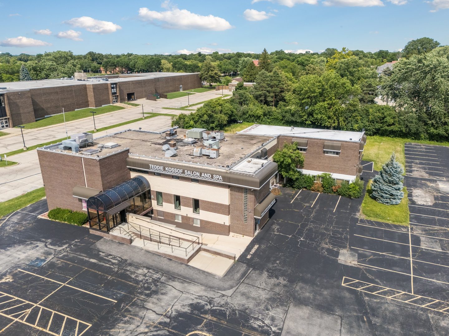 281 Waukegan Road Property Photo 6