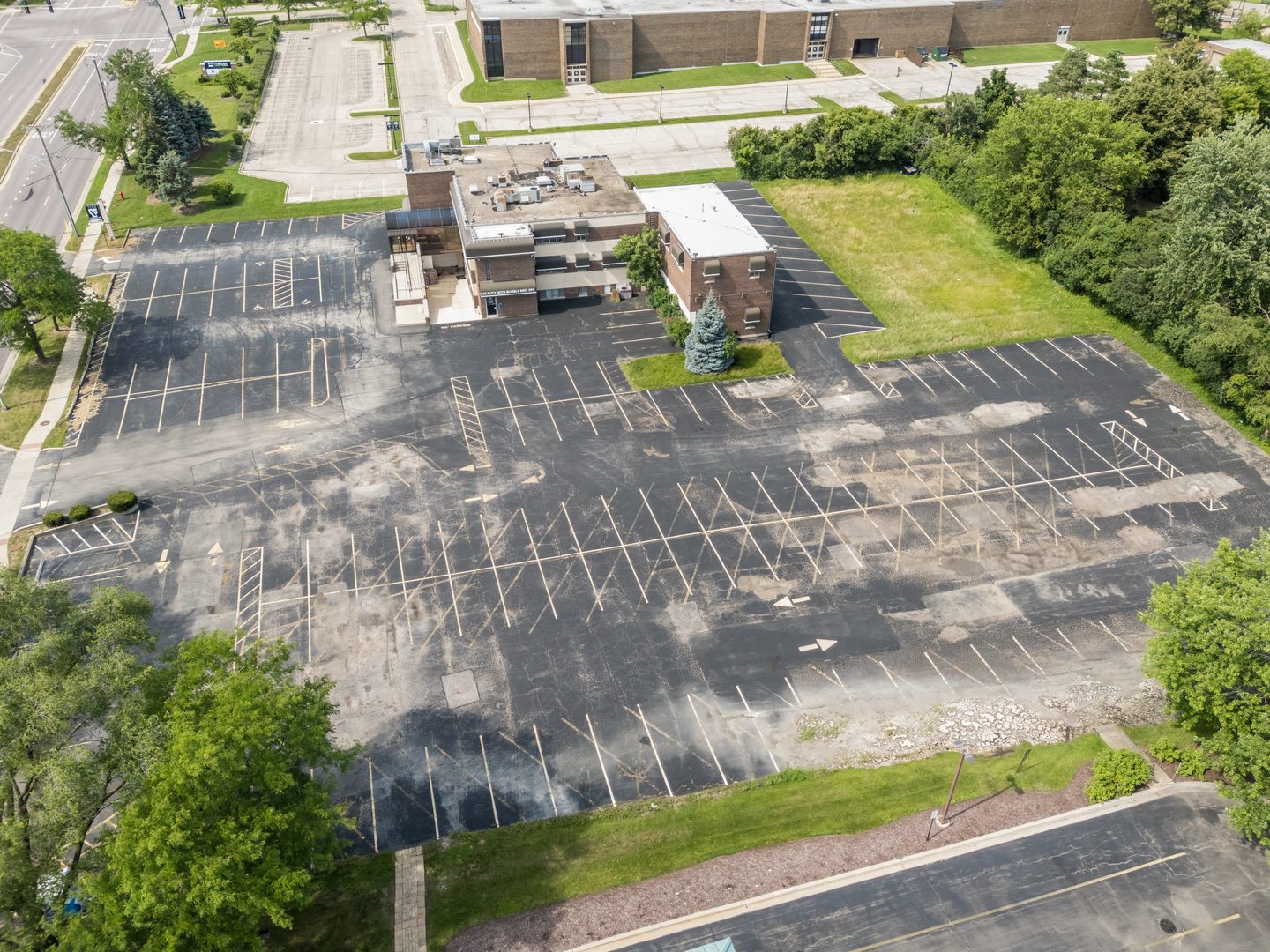 281 Waukegan Road Property Photo 10