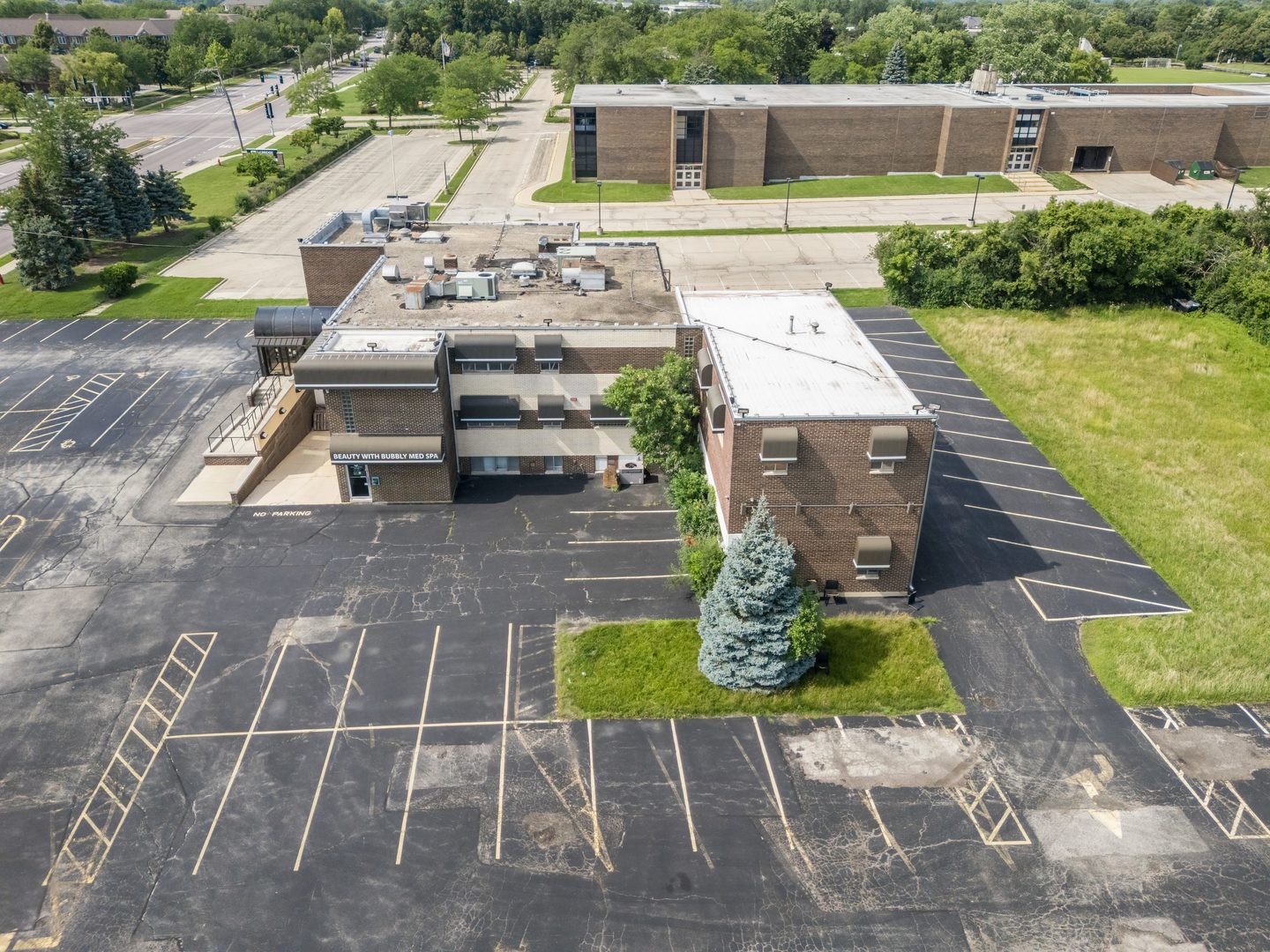 281 Waukegan Road Property Photo 11