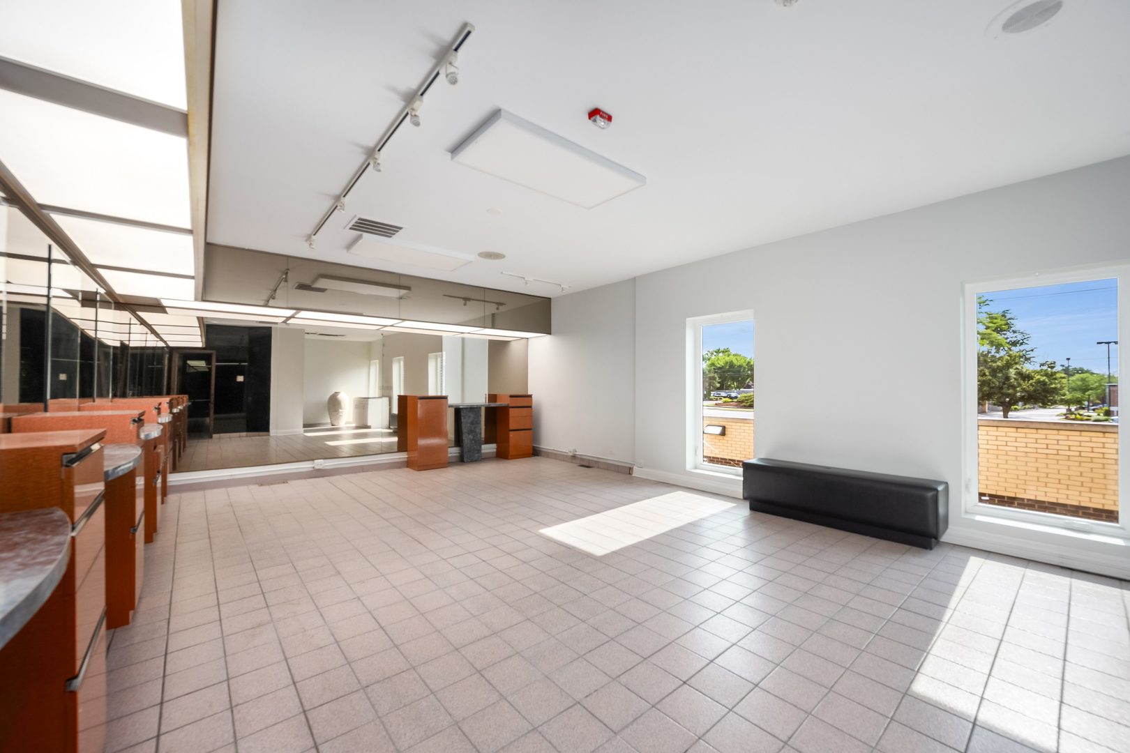 281 Waukegan Road Property Photo 15