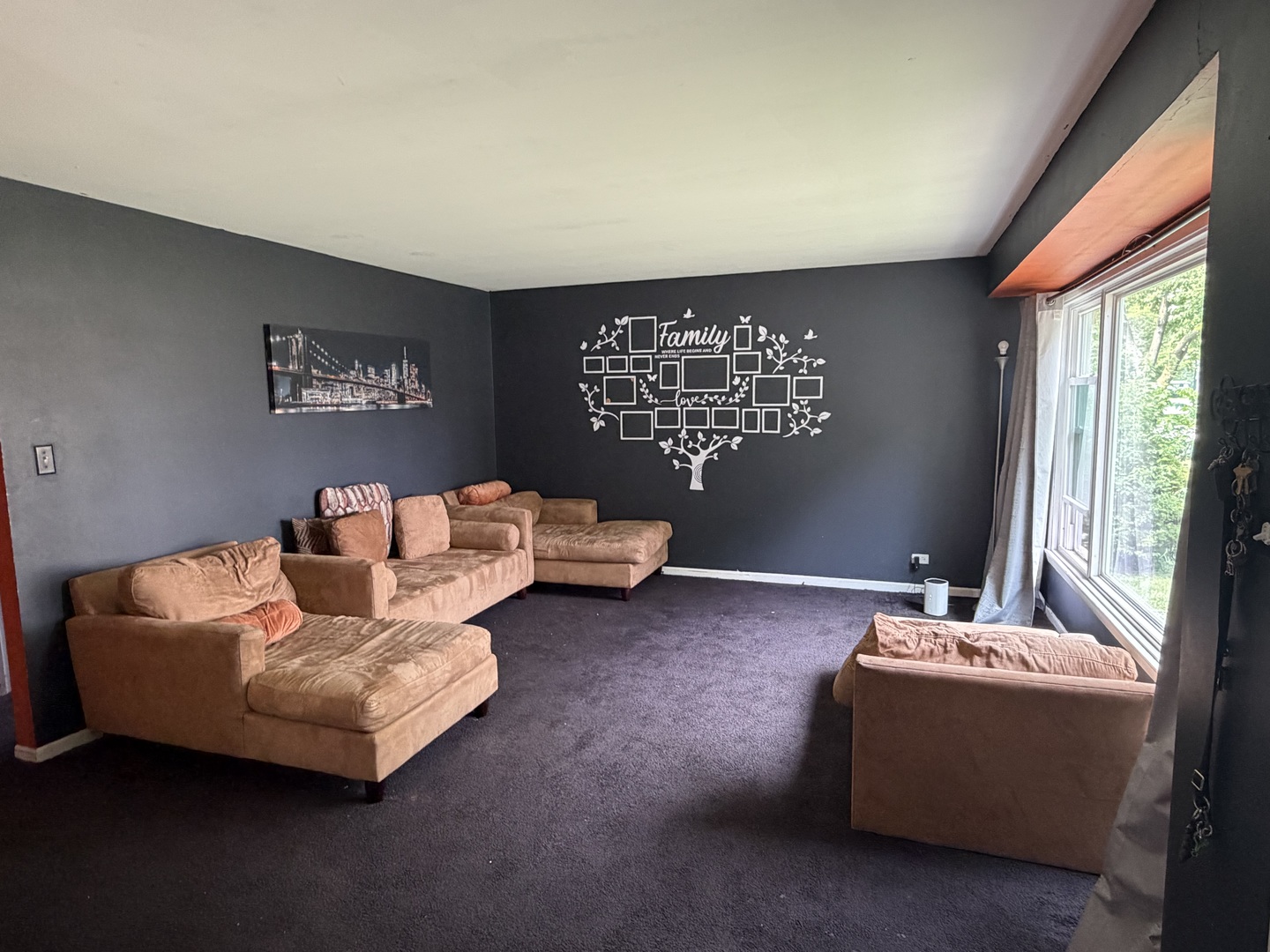 834 W Strieff Lane Property Photo 3