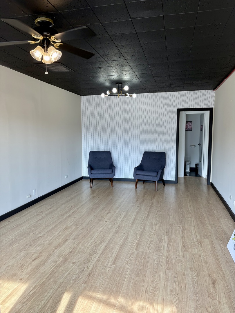 381 N York Street Property Photo 7