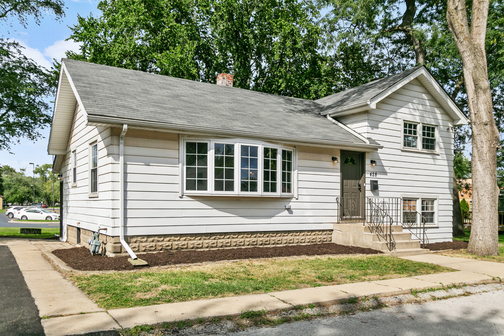 428 E 156th Place Property Photo 1