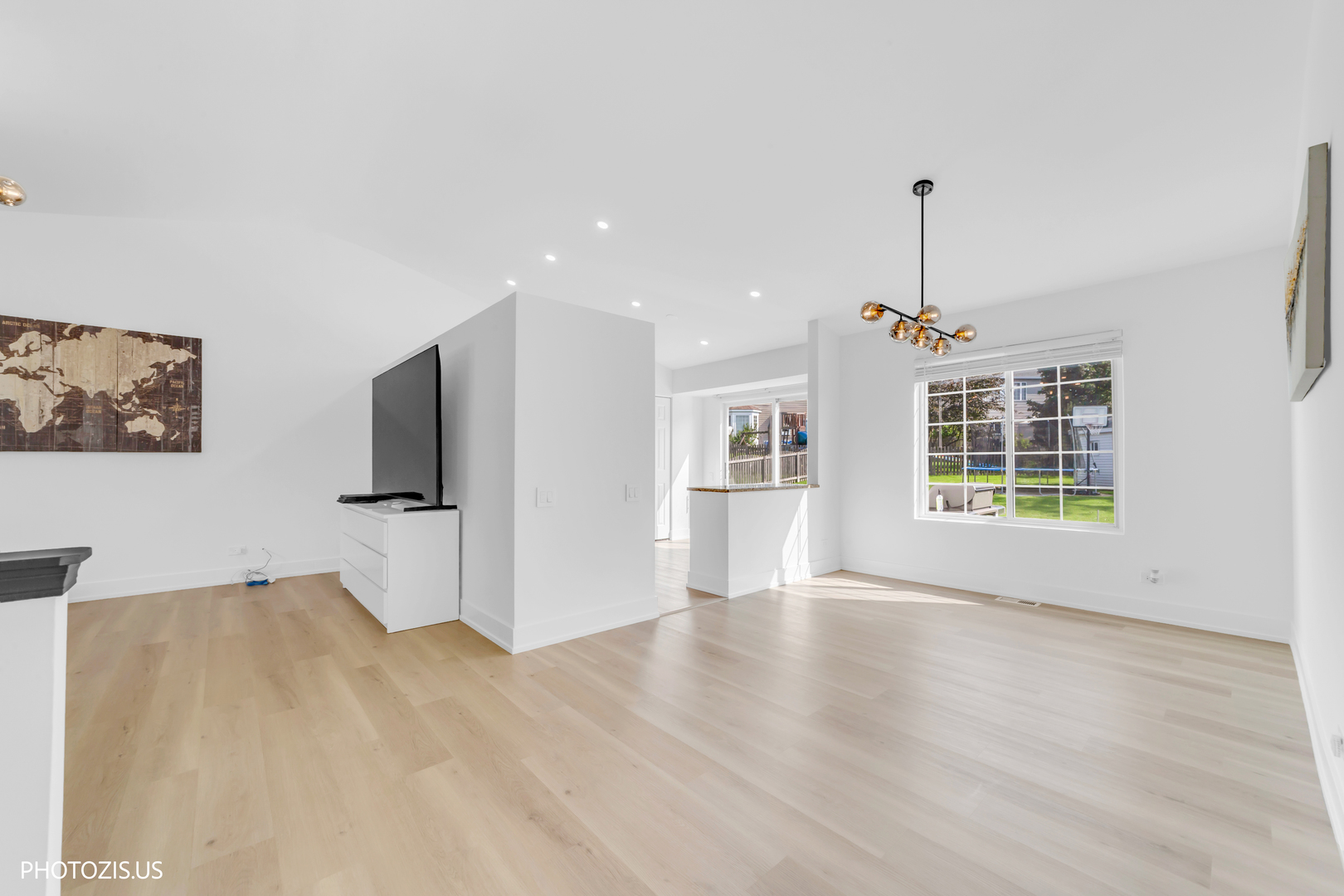235 Aberdeen Drive Property Photo 8