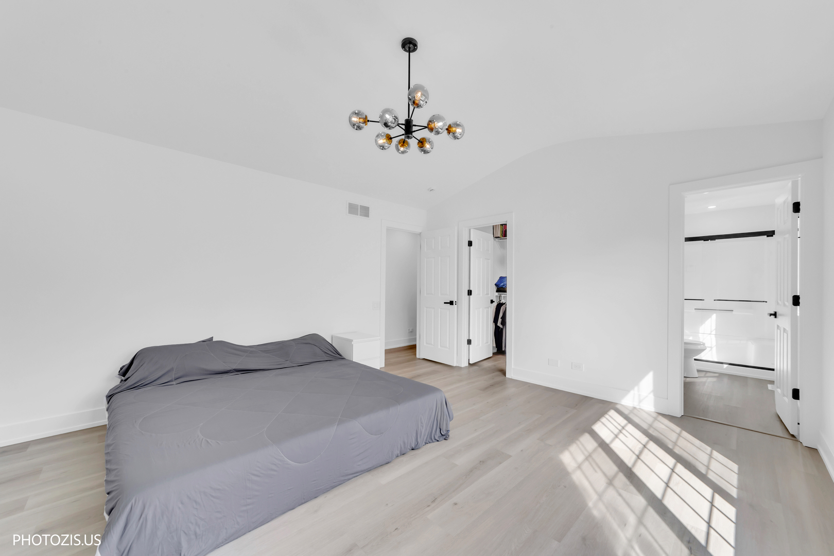 235 Aberdeen Drive Property Photo 17