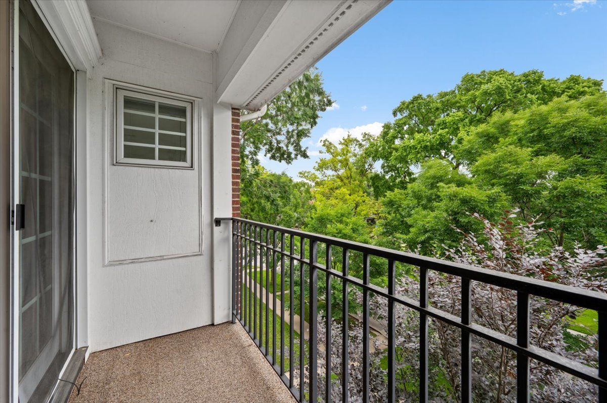 2536 Mcdaniel Avenue 402 Property Photo 7