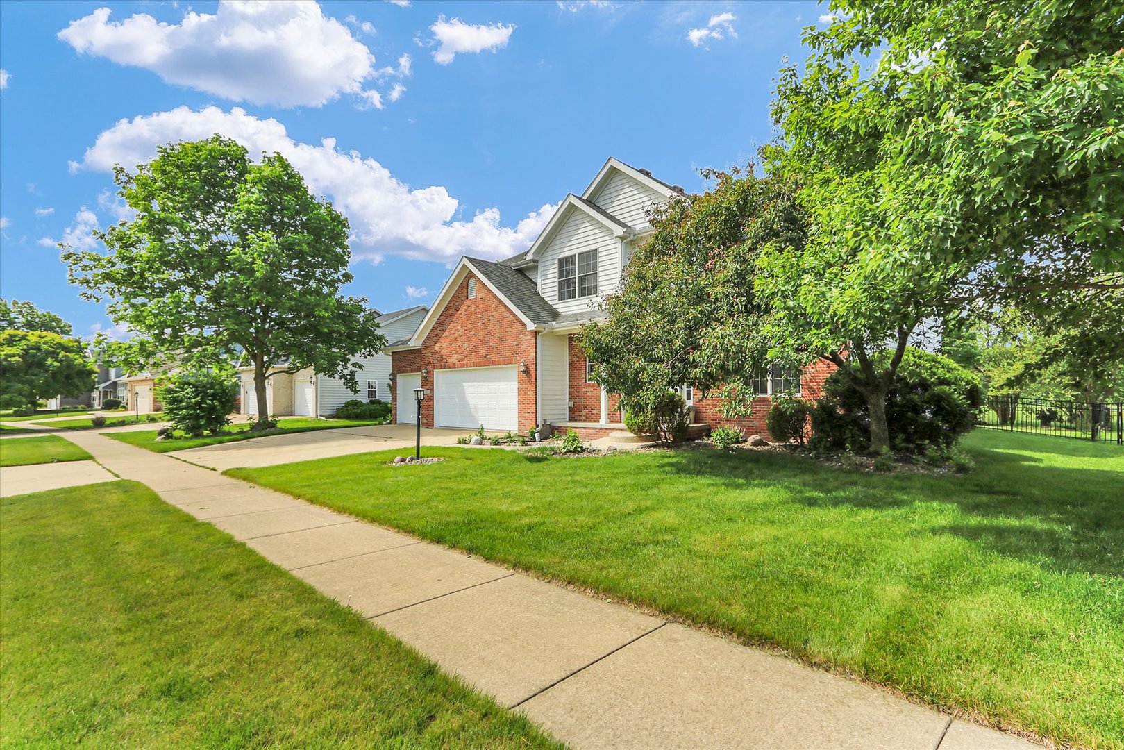 2413 Stricker Lane Property Photo 4