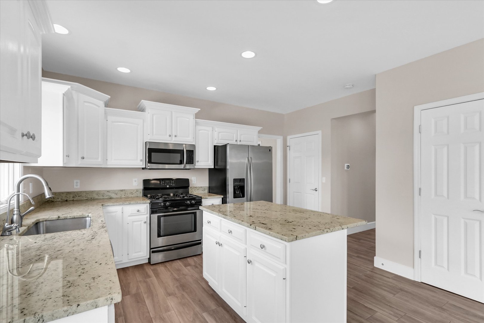 2413 Stricker Lane Property Photo 16