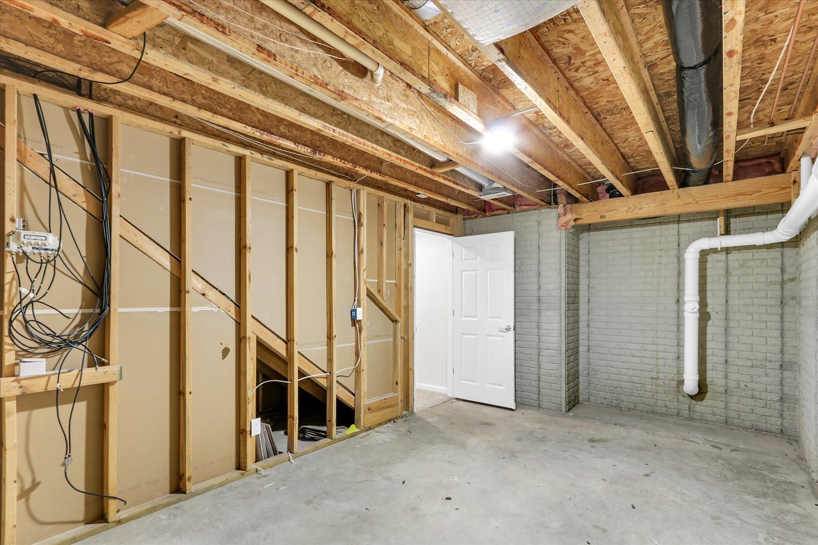 2413 Stricker Lane Property Photo 43