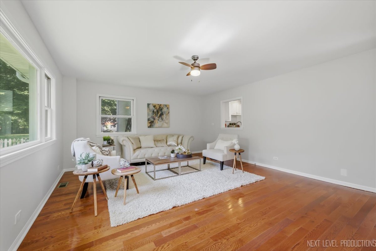 32w183 Glos Street Property Photo 25