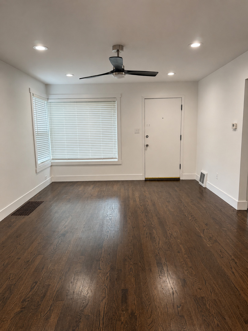 8057 S Saint Louis Avenue Property Photo 2