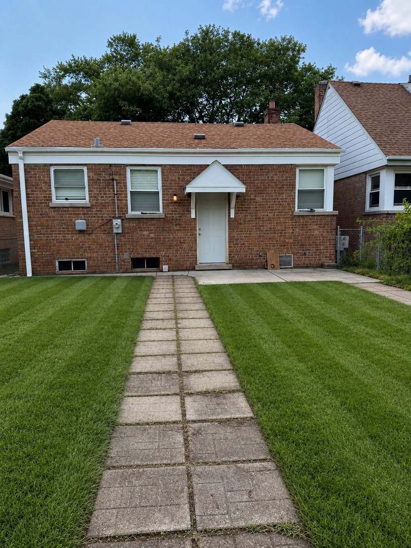 8057 S Saint Louis Avenue Property Photo 10