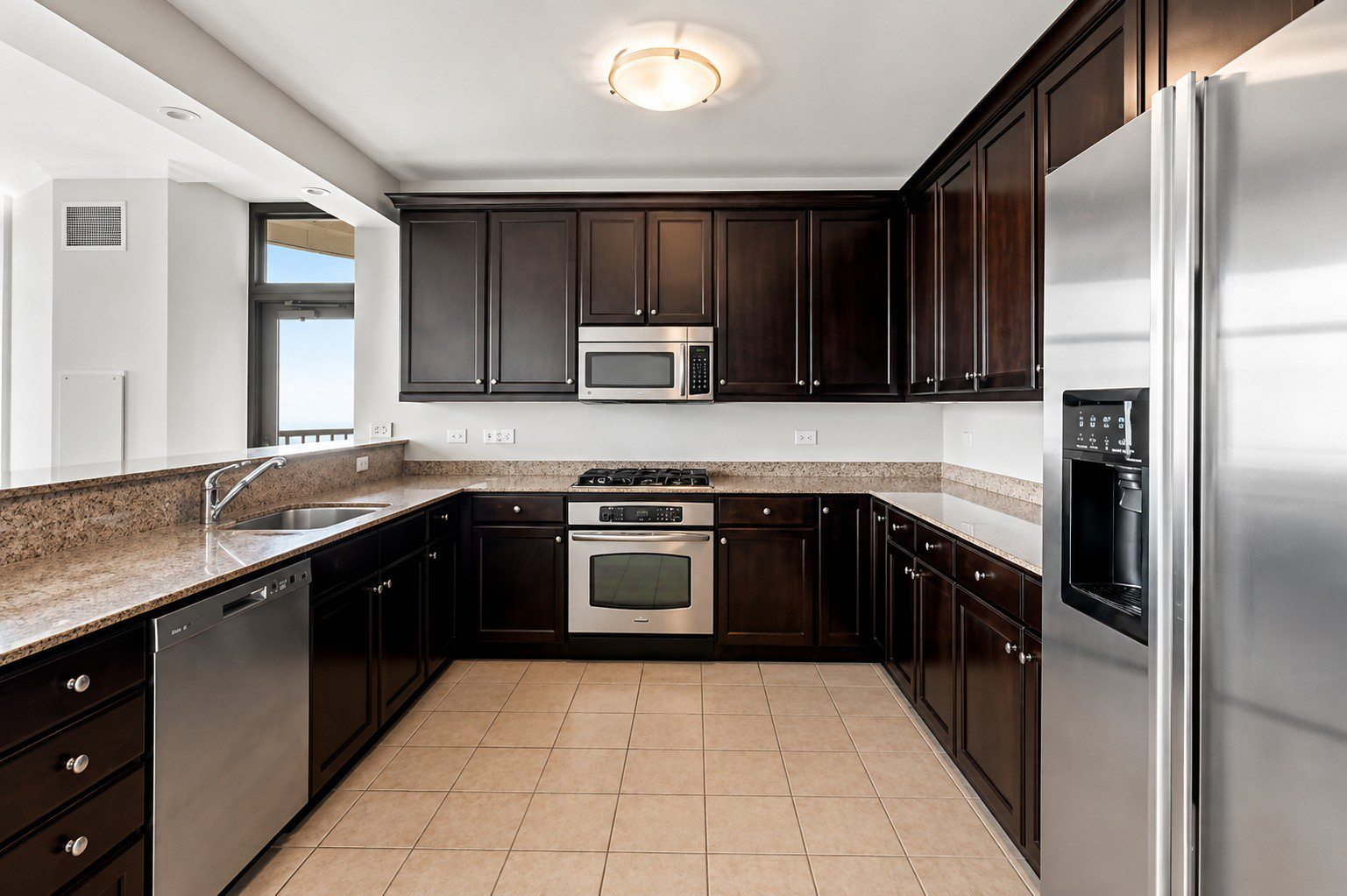 530 N Lake Shore Drive 2005 Property Photo 9