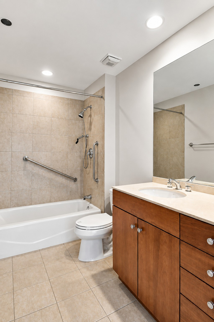 530 N Lake Shore Drive 2005 Property Photo 32