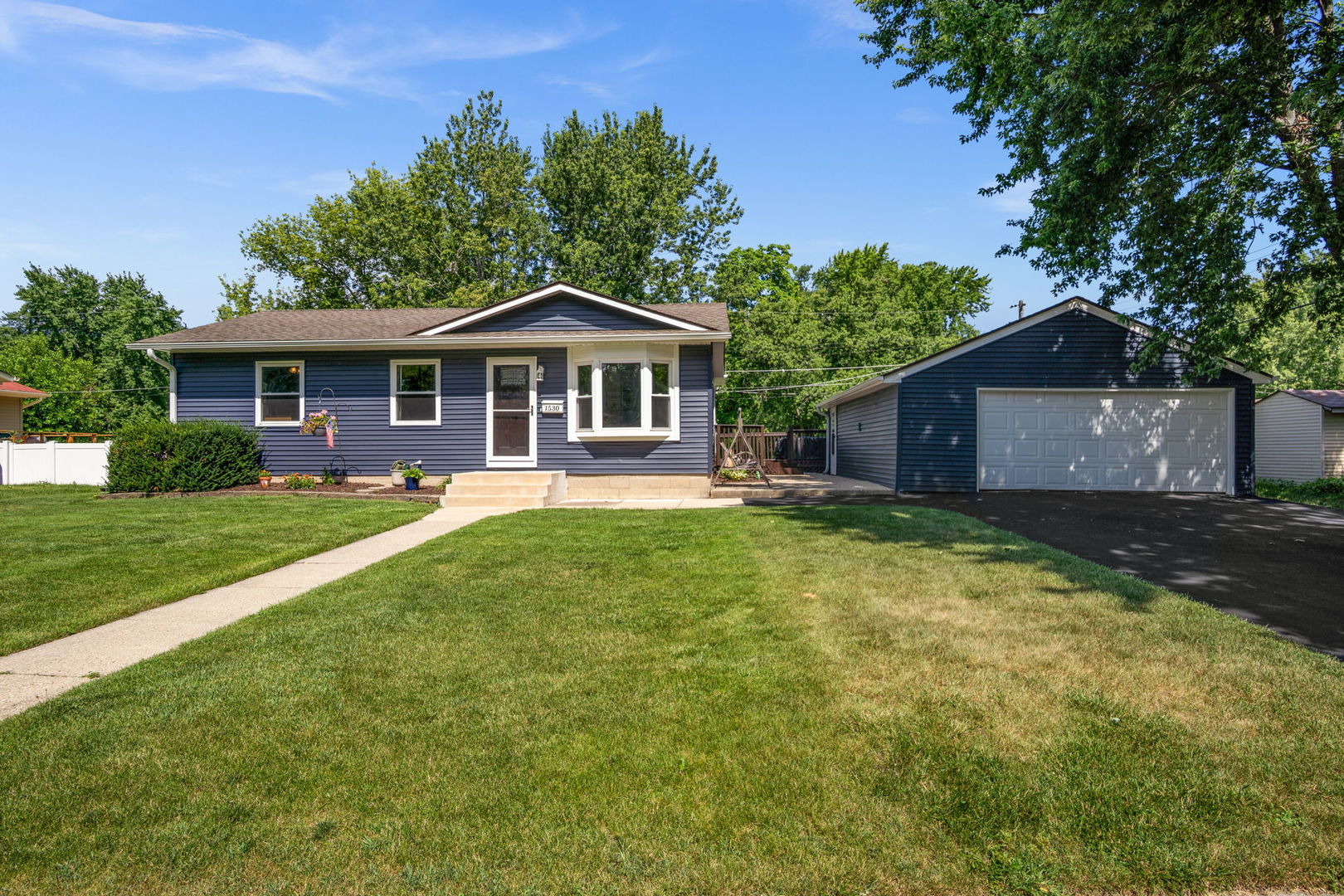 1530 Sunrise Drive Property Photo 1