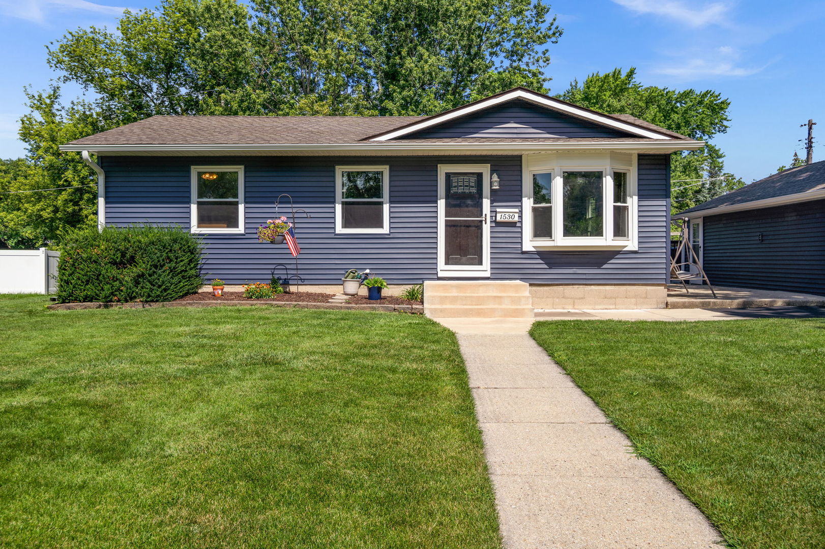 1530 Sunrise Drive Property Photo 2